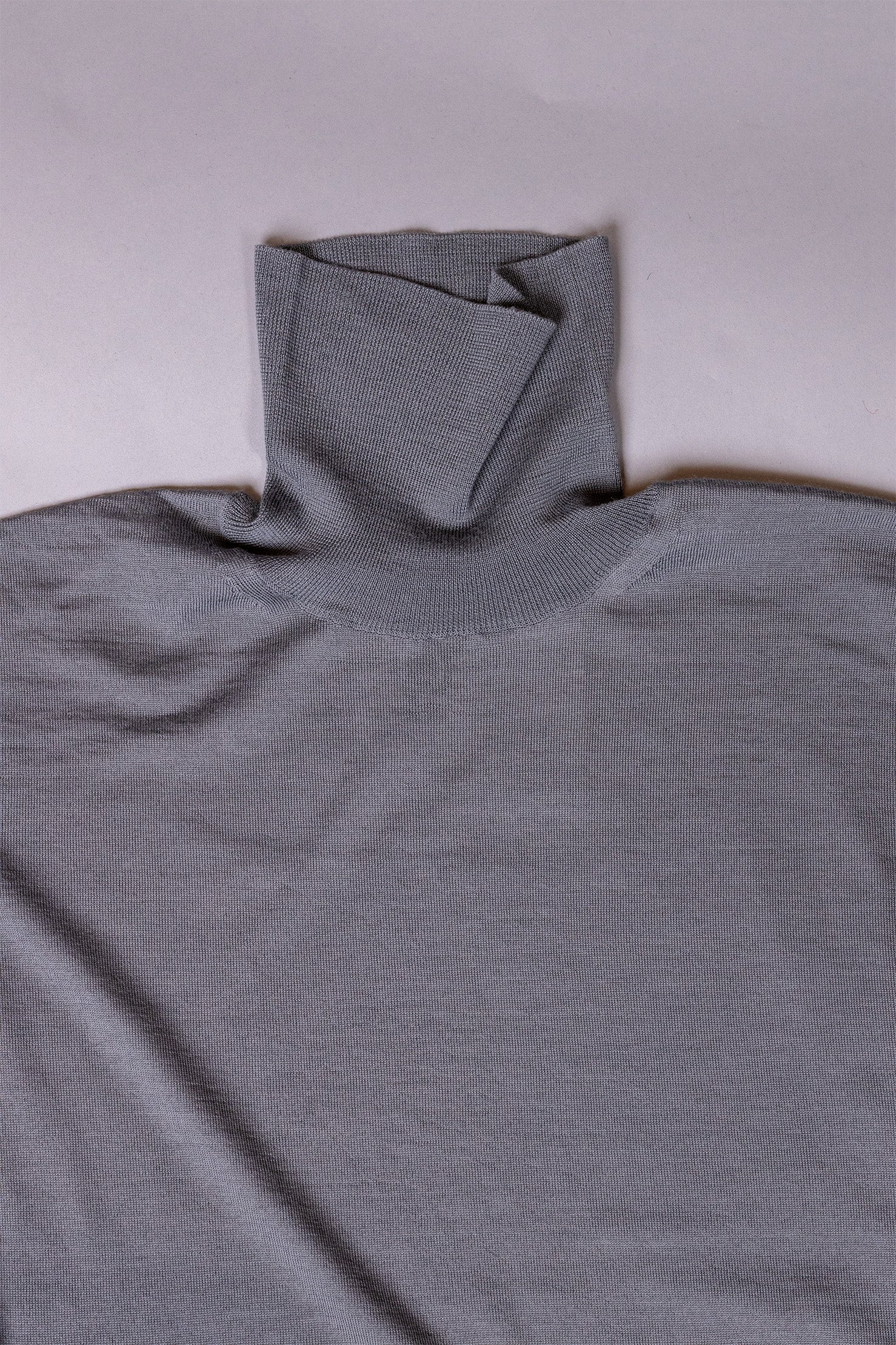 unnames.タートルネック light gray