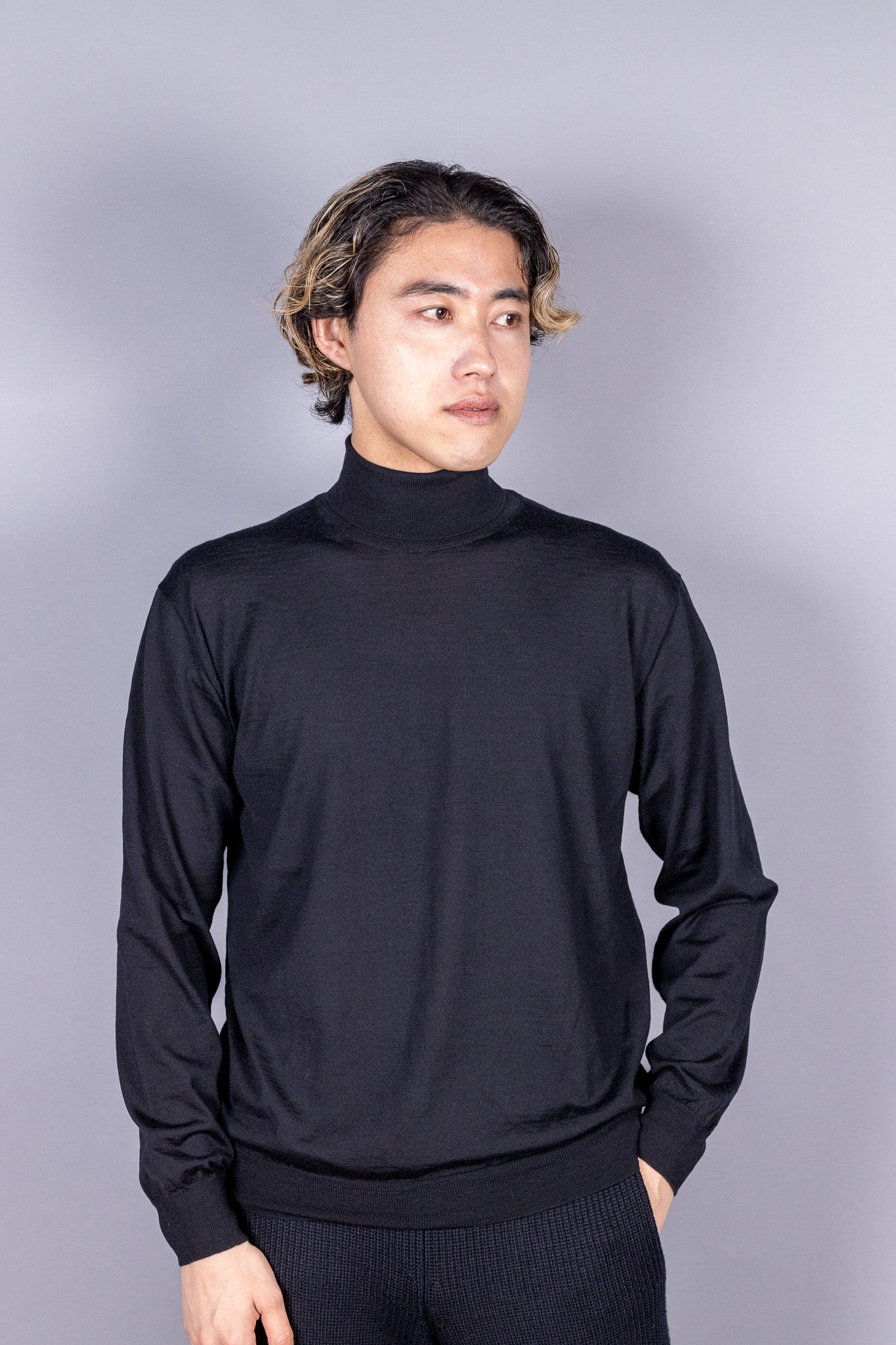 unnames.ハイゲージ タートルネック Black