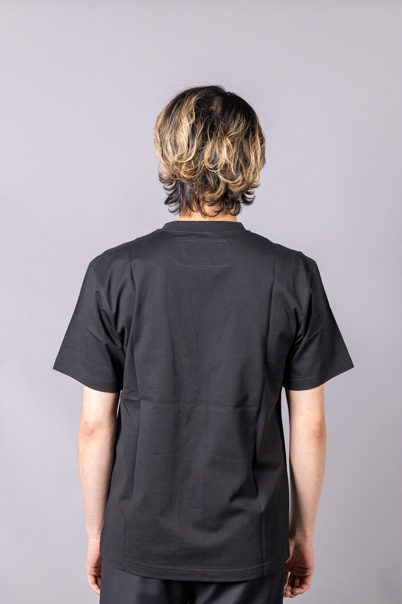 『unnames.』ロゴTシャツ  black