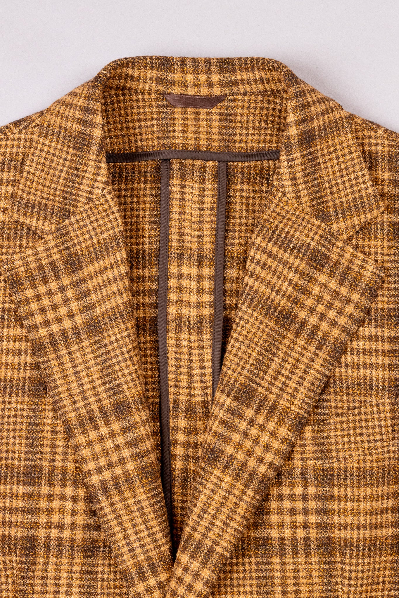 『unnames.』ジャケット　yellow brown