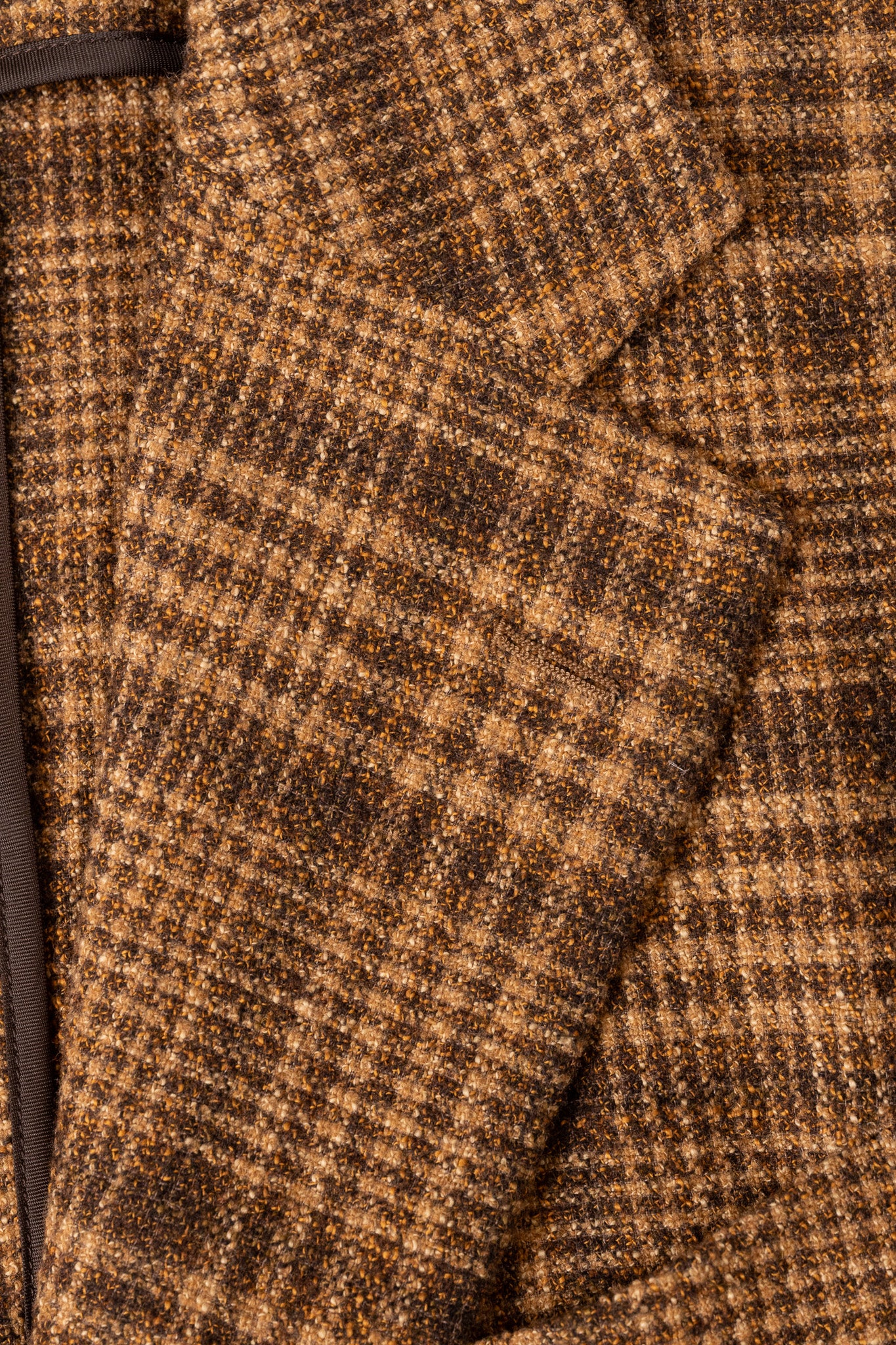 『unnames.』ジャケット　yellow brown