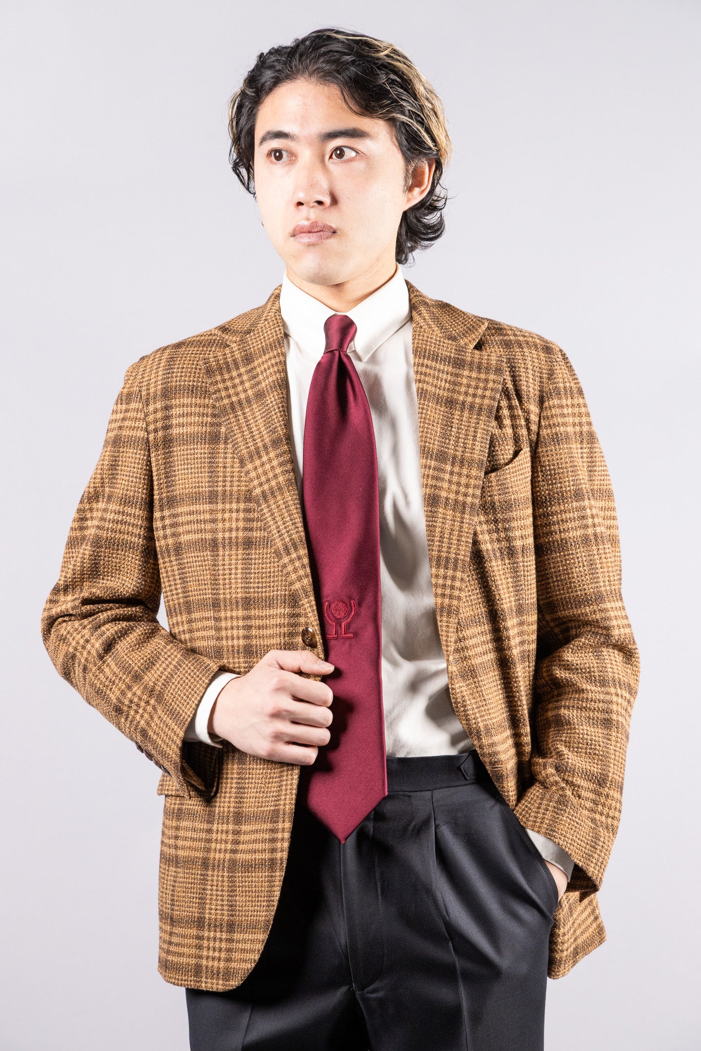 『unnames.』ジャケット　yellow brown