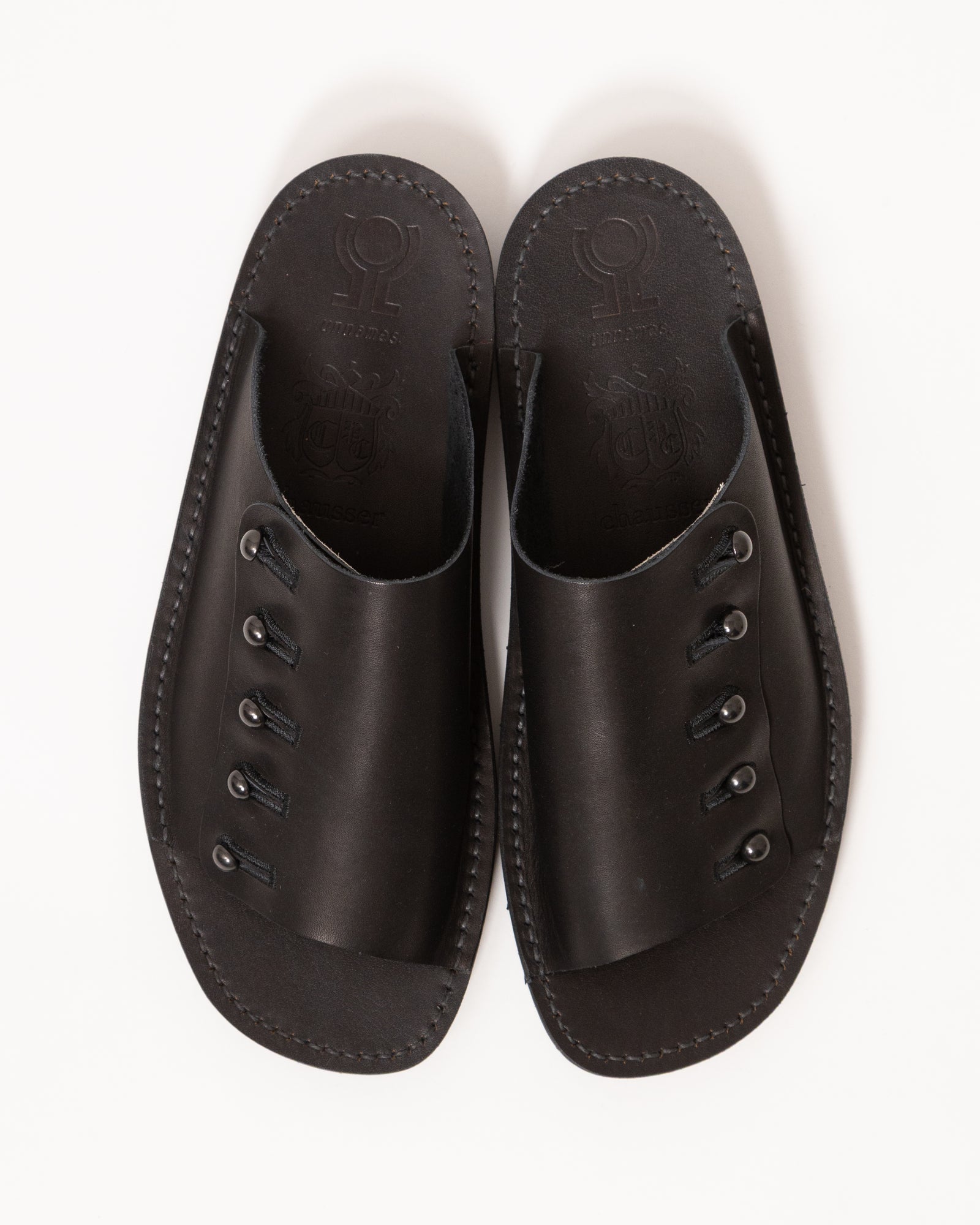 【chausser】別注BUTTON SANDALS ブラック×ブラック