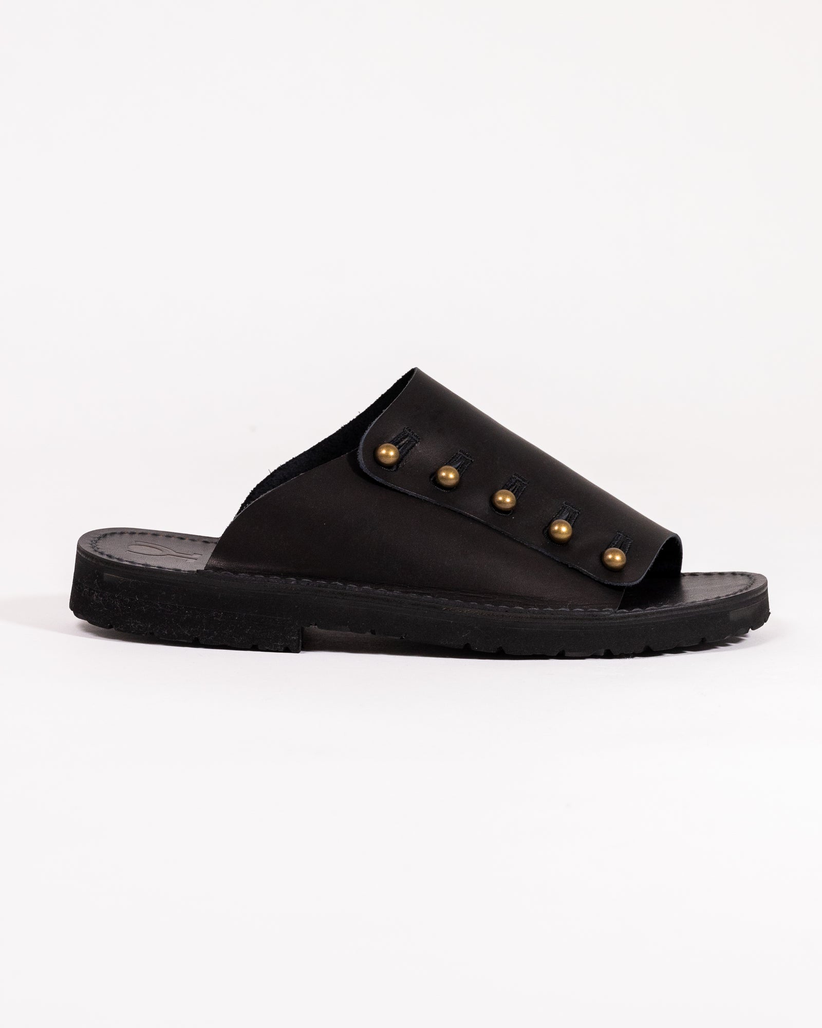 【chausser】別注BUTTON SANDALS ブラック×ゴールド