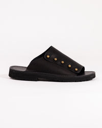 【chausser】別注BUTTON SANDALS ブラック×ゴールド