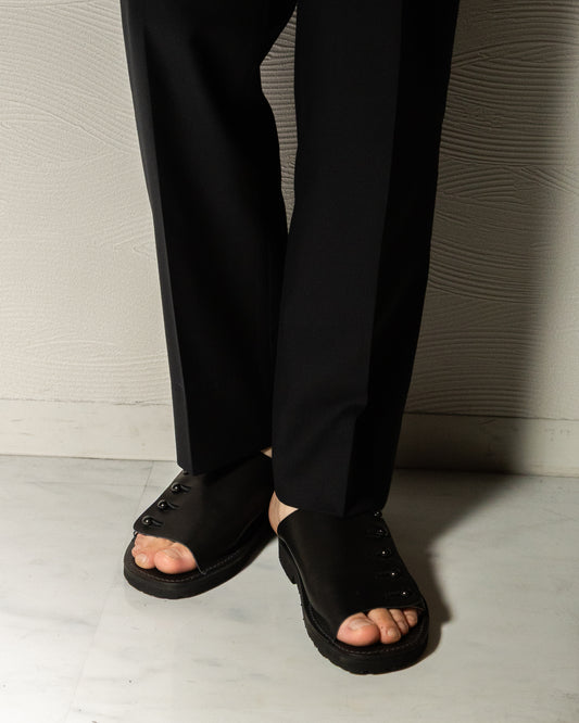 【chausser】別注BUTTON SANDALS ブラック×ブラック