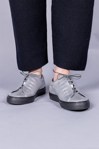 LEATHER LOW-CUT SNEAKERS / silver