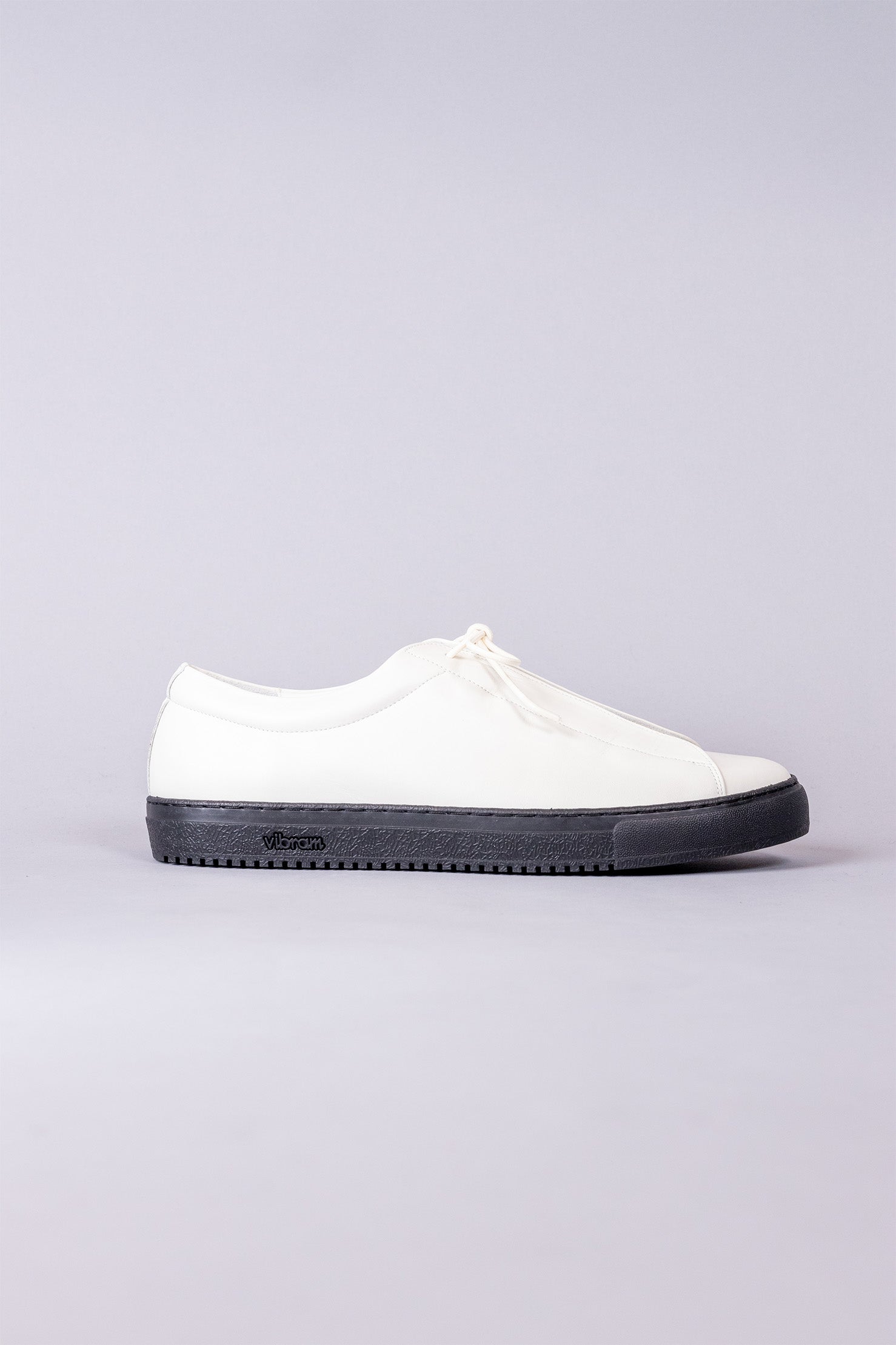LEATHER LOW-CUT SNEAKERS / WH/BL
