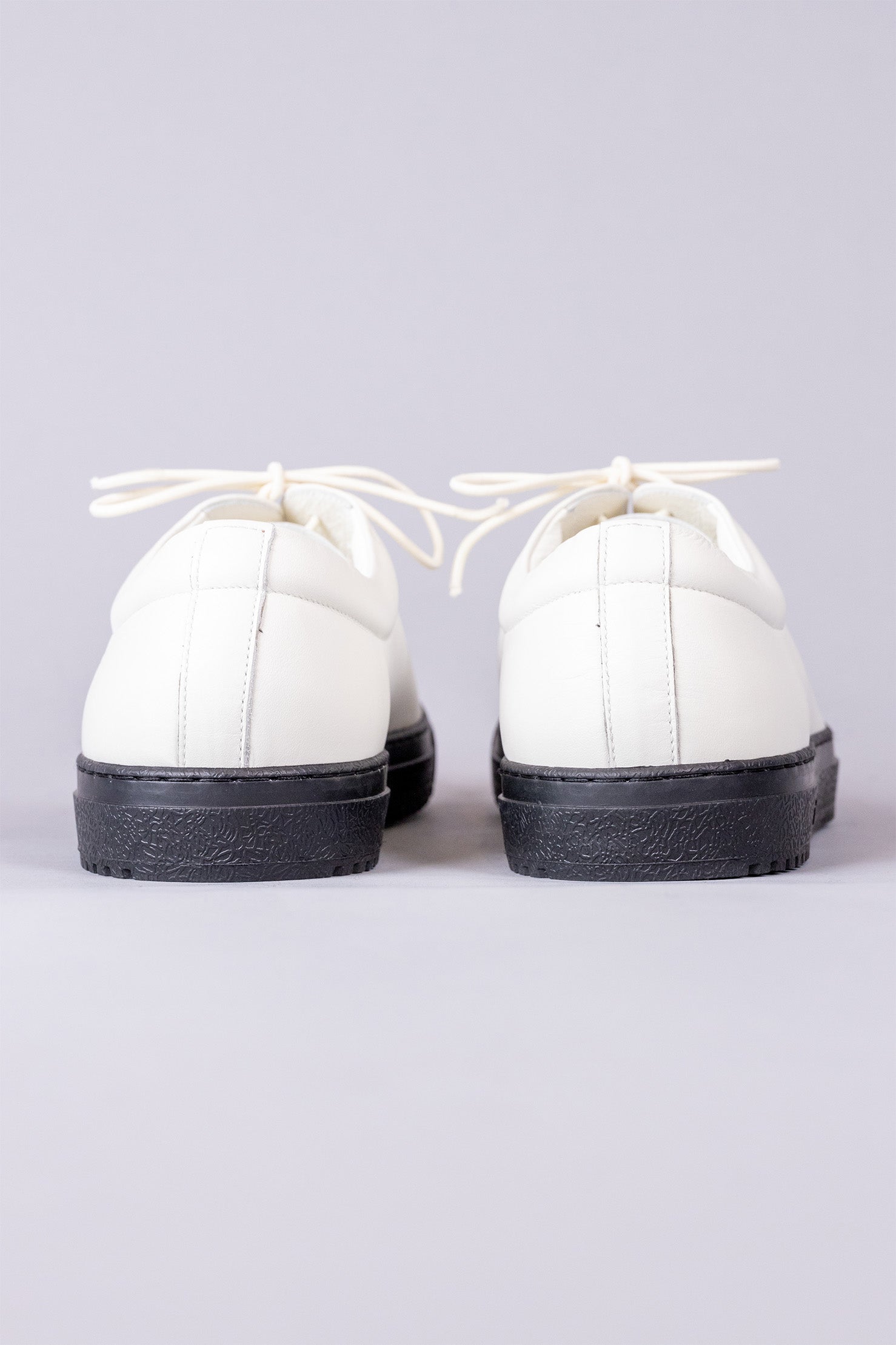 LEATHER LOW-CUT SNEAKERS / WH/BL