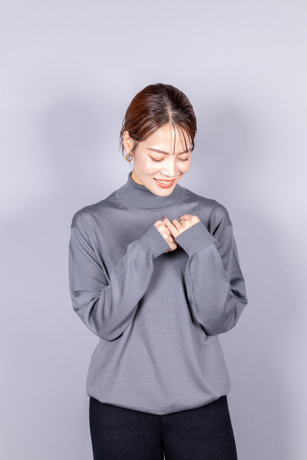 unnames.タートルネック light gray